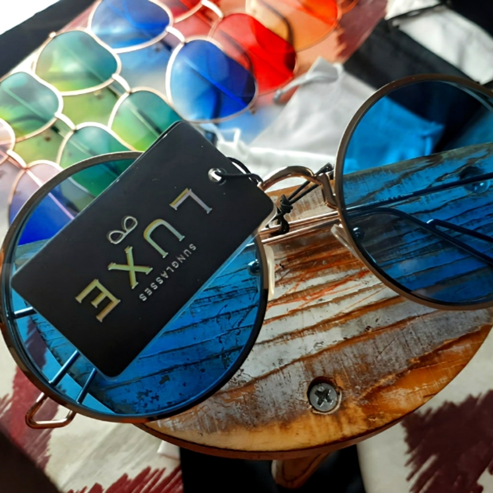 Luxe Hippy Round Gold Trim Sunglasses